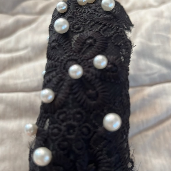 New Girls Black Lace and Pearl Studded Headband - Picture 6 of 6